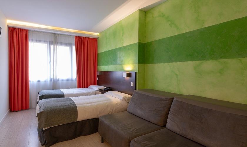 Camera Familiare (1 - 4 persone) Apartamentos Recoletos Madrid Camera Familiare (1 - 4 persone) Apartamentos Recoletos Madrid